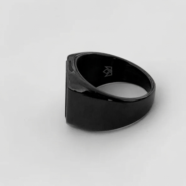 Noir Ring