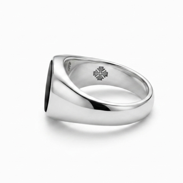Noir Ring
